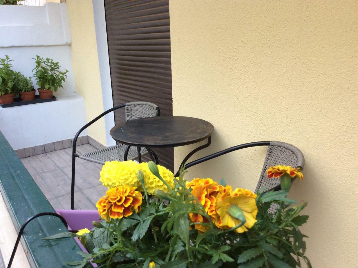 Renovated Apartment Atene Esterno foto
